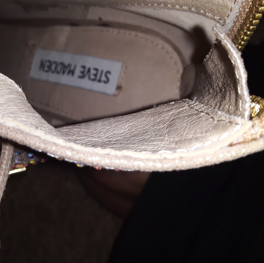Shoes - Picture 2 of 5